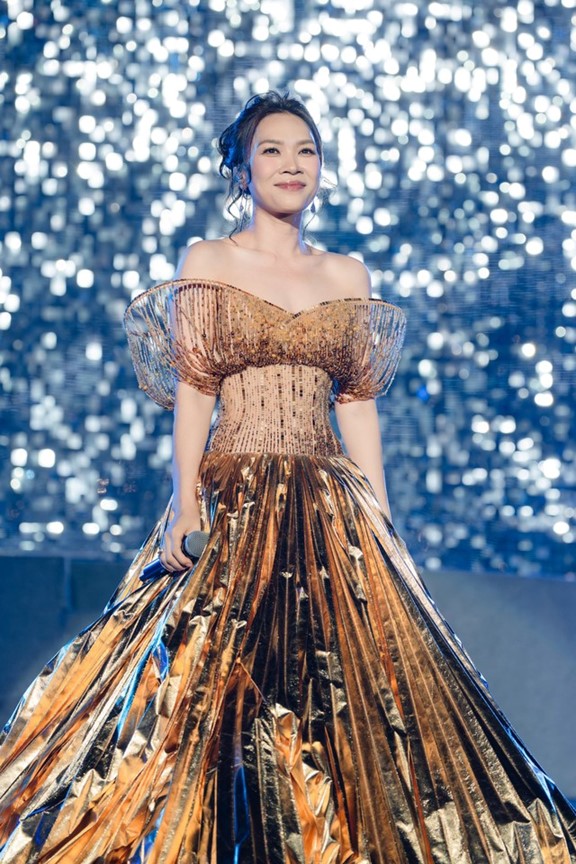 "Họa mi tóc nâu" chính thức công bố "người đàn ông không thể thiếu" - Ảnh 7.