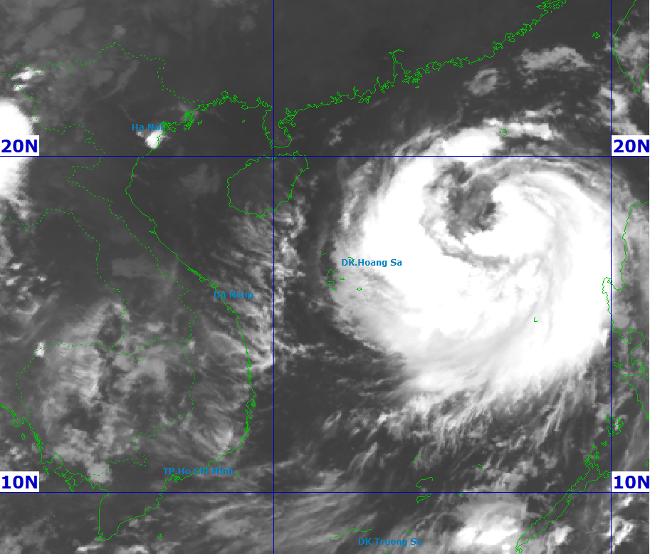Bão số 11 Matmo mạnh lên rất nhanh, nhận định tâm điểm đổ bộ đất liền và sức gió mạnh - Ảnh 1.