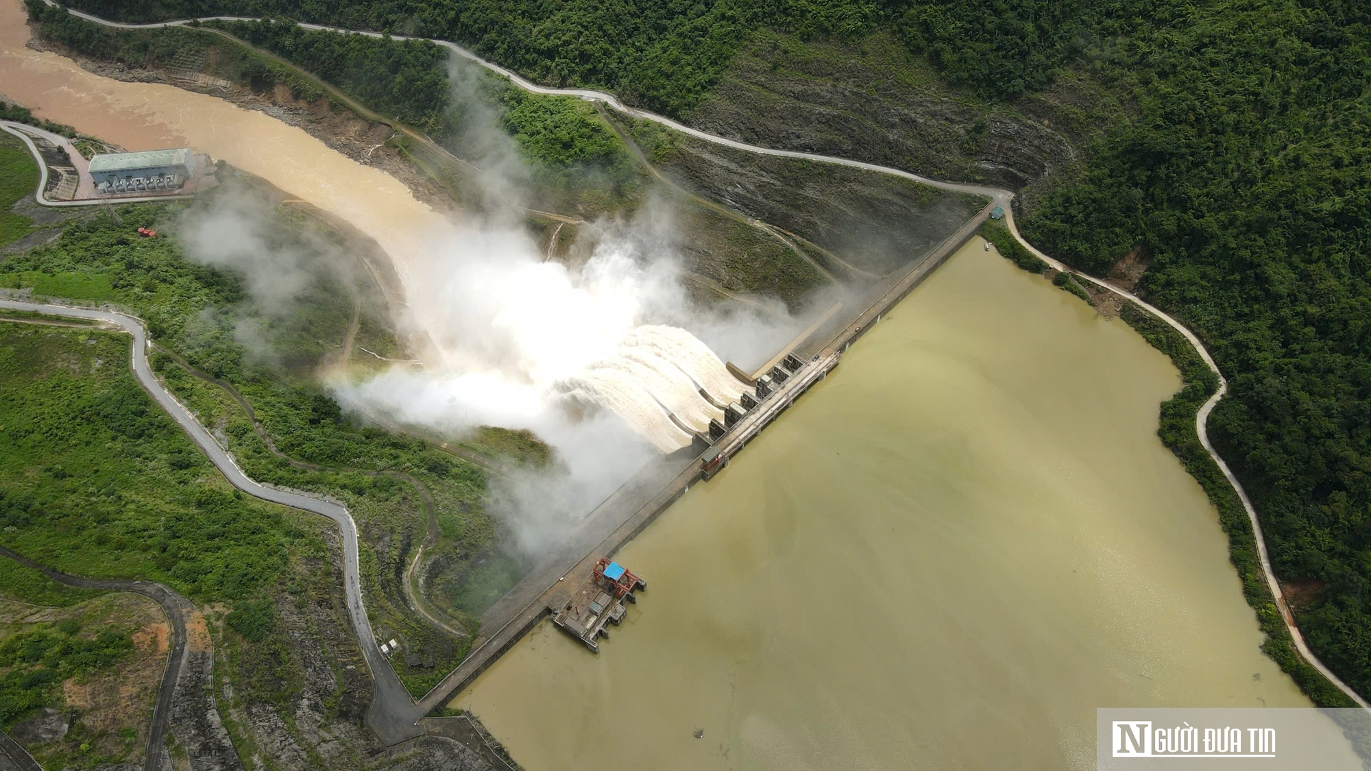 Vận hành thuỷ điện lớn nhất Bắc Trung bộ để giảm lũ cho hạ du- Ảnh 1. Vận hành thuỷ điện lớn nhất Bắc Trung bộ để giảm lũ cho hạ du- Ảnh 1.