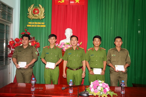 Bắt đối tượng “ngáo đá” đập phá nhà, tấn công lực lượng làm nhiệm vụ- Ảnh 2.