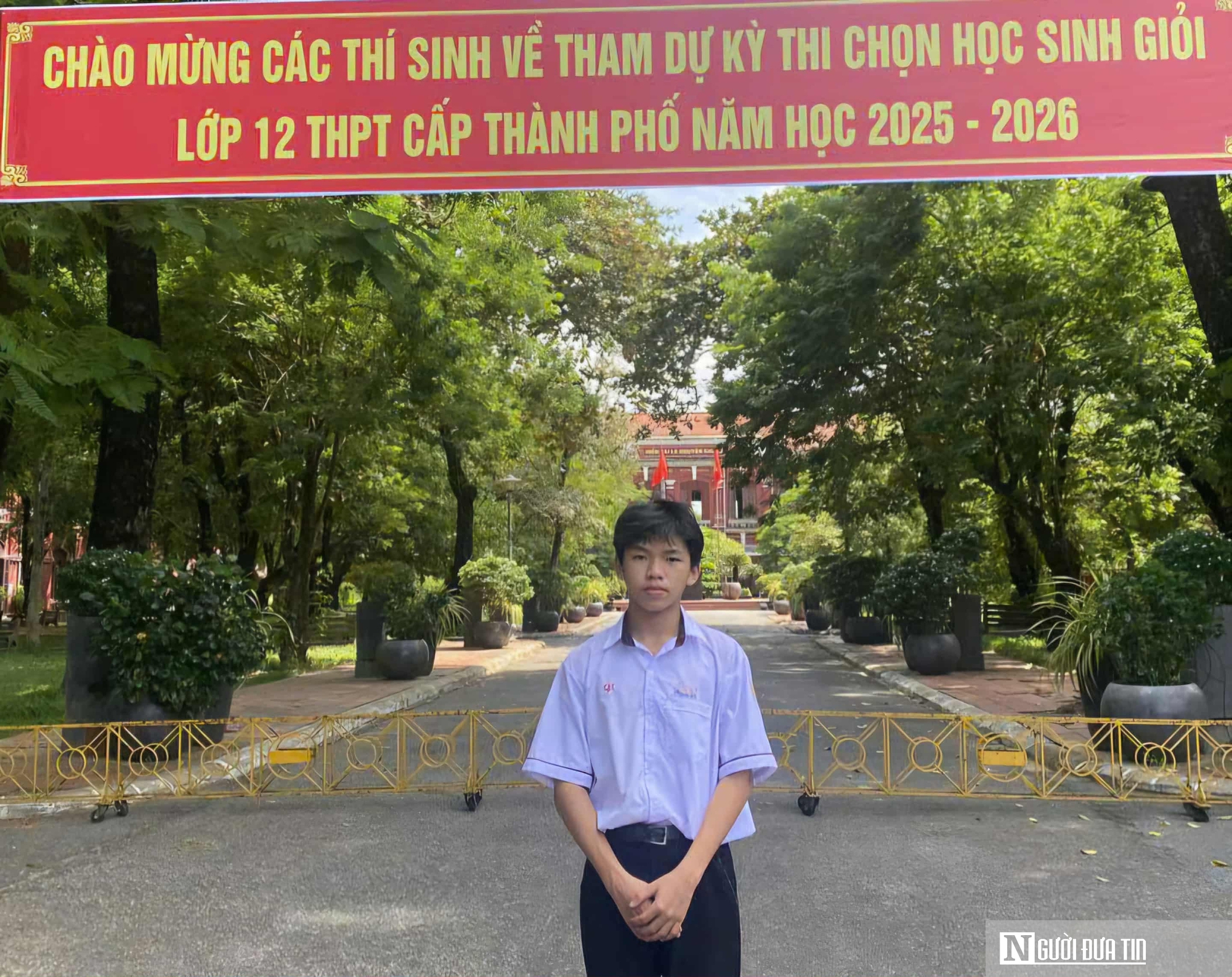 Xúc động chuyện 2 anh em ở Huế đội tang cha đi thi học sinh giỏi- Ảnh 2.