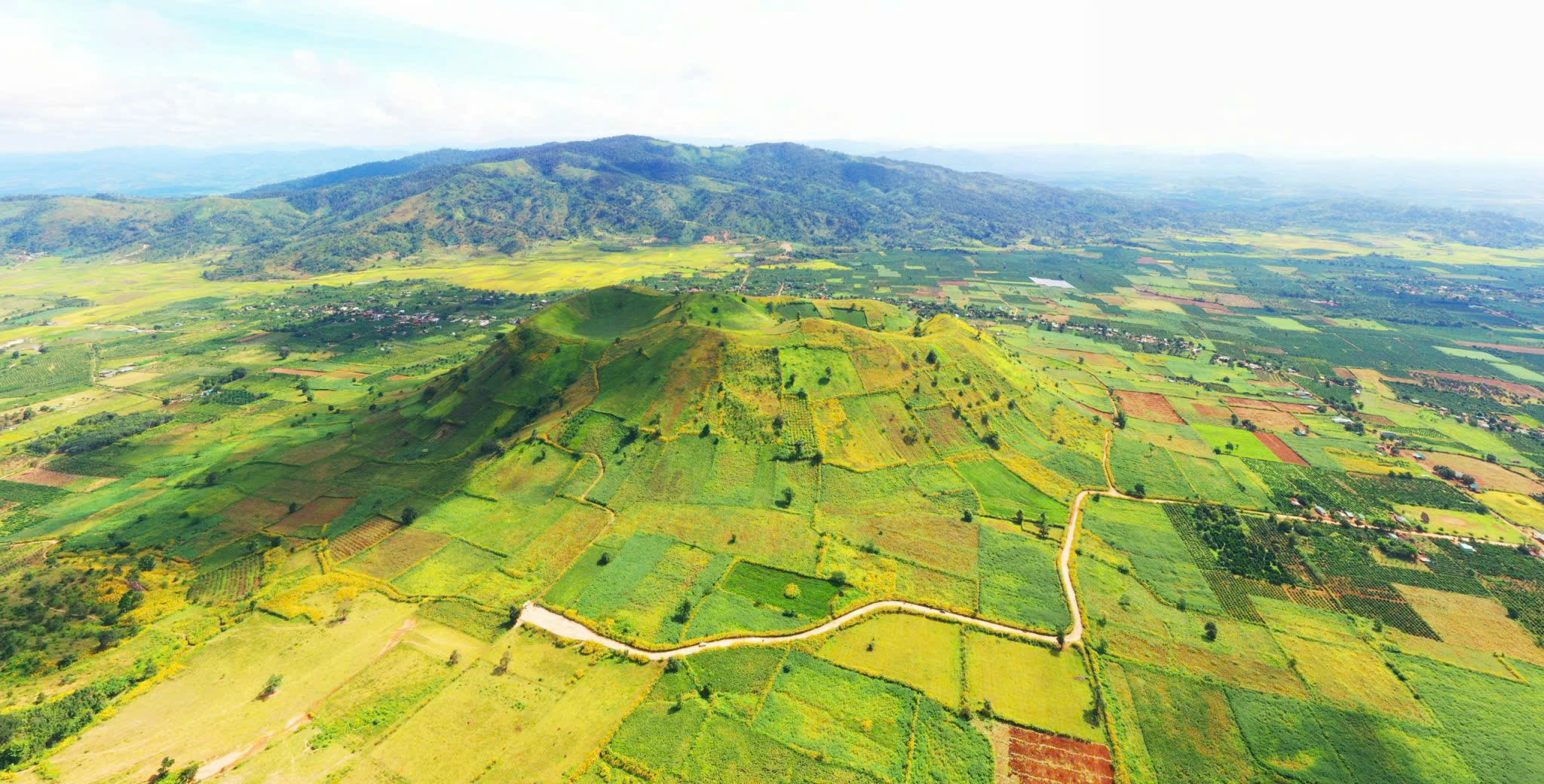 Gia Lai dừng xây dựng nhà rông bằng bê tông tại khu du lịch quốc gia Biển Hồ - Núi lửa Chư Đăng Ya- Ảnh 4.