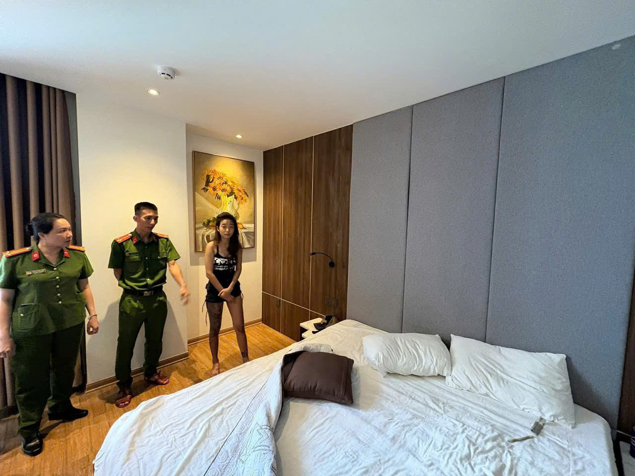 Bắt nhóm đối tượng thuê khách sạn tổ chức sử dụng ma túy- Ảnh 1.