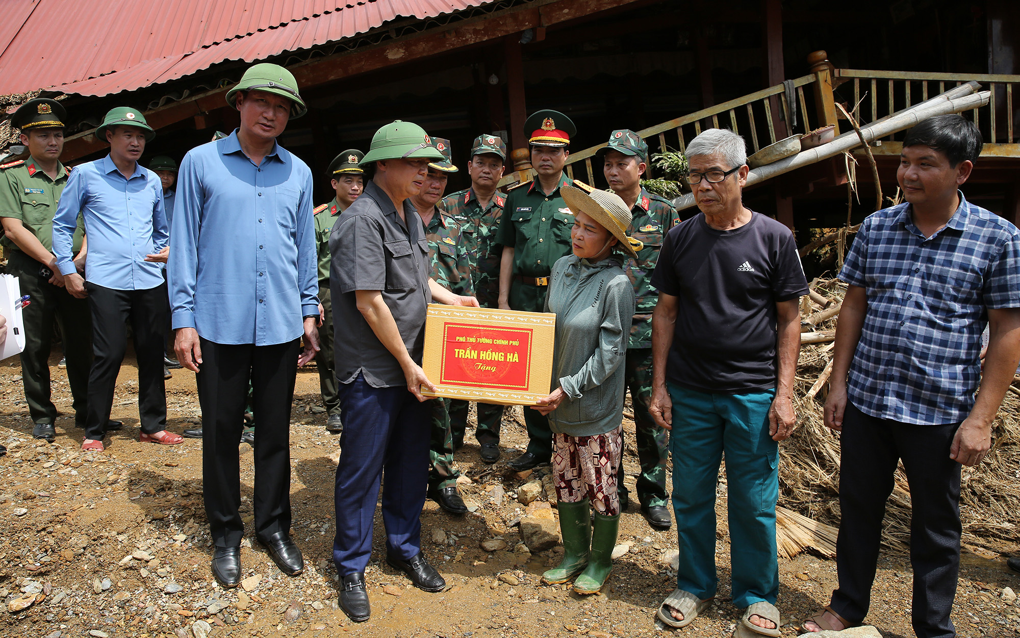 Phó Thủ tướng kiểm tra công tác chuẩn bị ứng phó bão số 11- Ảnh 2.