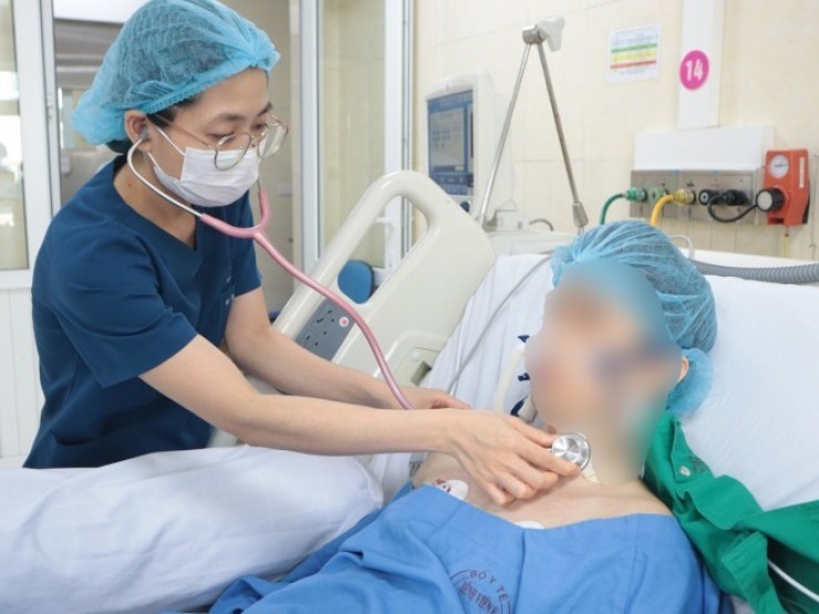 Cứu sống cụ ông 90 tuổi ngừng tim vì nghẹn cơm trong bữa tối- Ảnh 2.