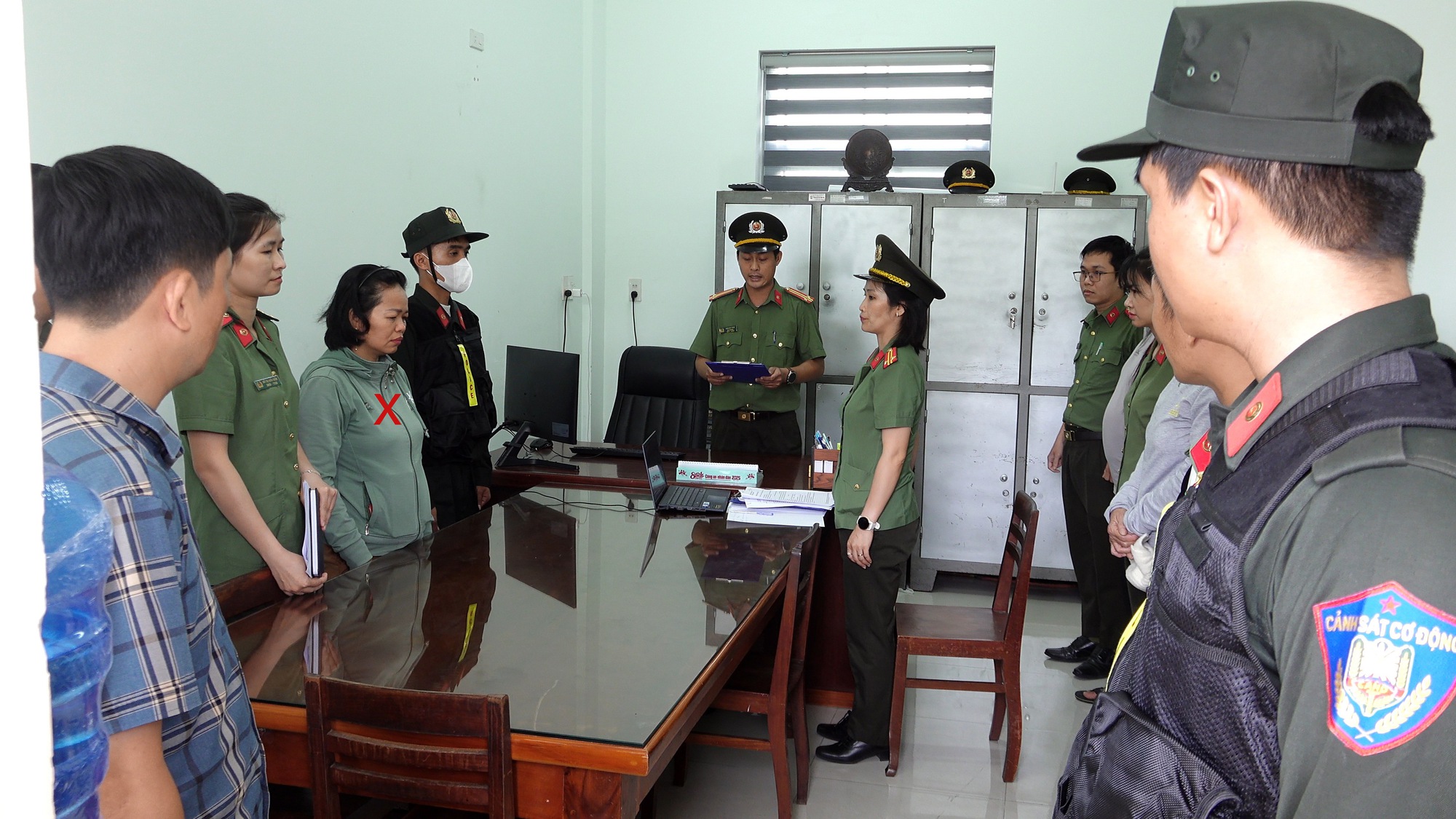 Bắt tạm giam một phụ nữ lợi dụng quyền tự do dân chủ xâm phạm lợi ích của Nhà nước - Ảnh 1.