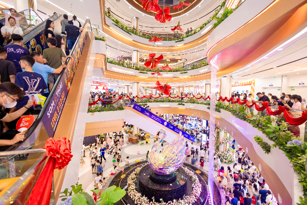 Khai trương Vincom Mega Mall Royal Island – Biểu tượng mua sắm - ẩm thực – giải trí mới tại Hải Phòng- Ảnh 2.
