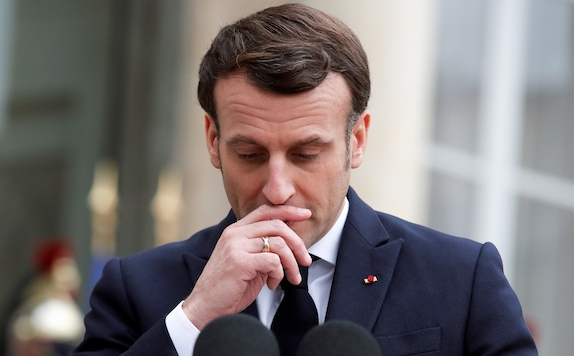 Động thái mới nhất của ông Macron nhằm xoa dịu khủng hoảng - Ảnh 1.