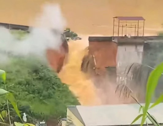 Vỡ đập thủy điện ở Lạng Sơn - Ảnh 1.