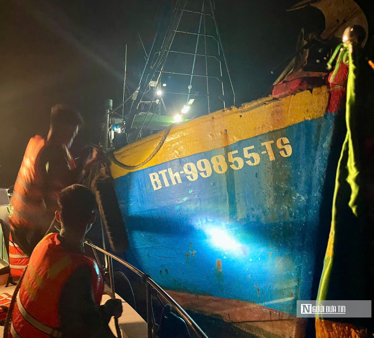 Bắt giữ 2 tàu giã cào bay vi phạm quy định khai thác hải sản tại Lâm Đồng- Ảnh 1.