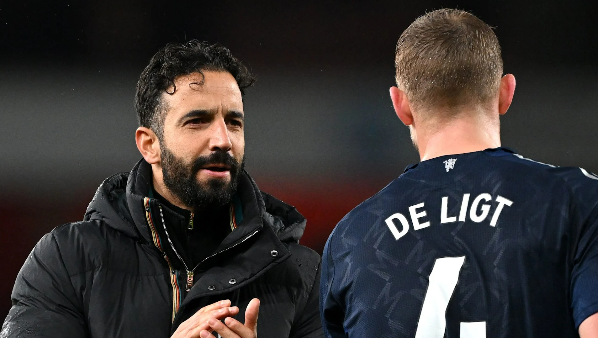 Ban lãnh đạo Man Utd hỏi ý kiến các cầu thủ về tương lai của HLV Amorim - Ảnh 2.