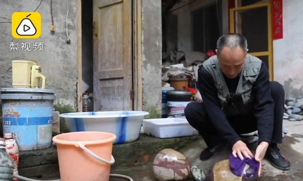 Ngôi làng "bỏ túi" hơn 72 tỷ đồng/năm nhờ ra sông nhặt thứ tưởng bỏ đi về bán - Ảnh 3.