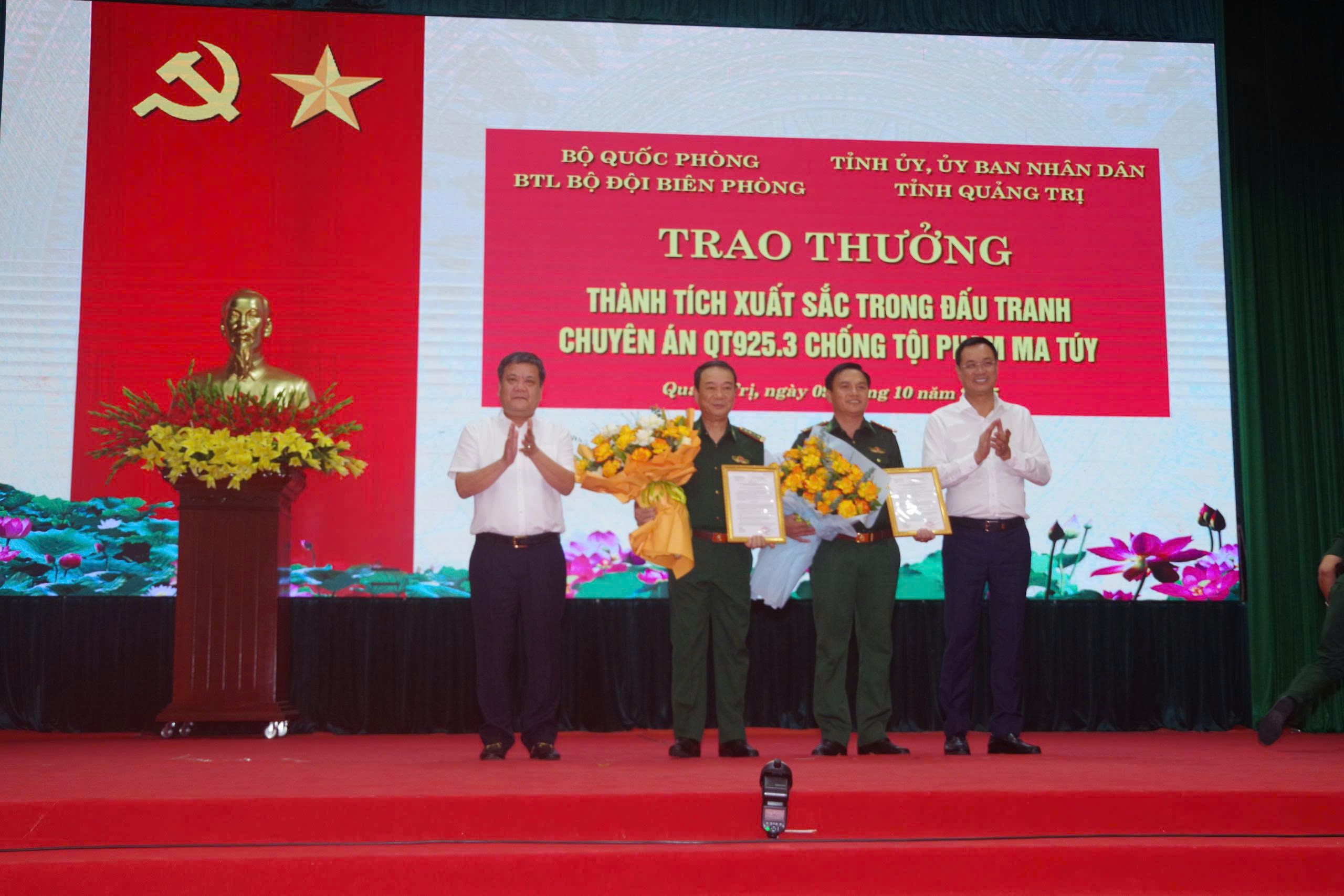 Khen thưởng ban chuyên án bắt giữ nửa tấn ma túy tại biên giới- Ảnh 3. Khen thưởng ban chuyên án bắt giữ nửa tấn ma túy tại biên giới- Ảnh 3.