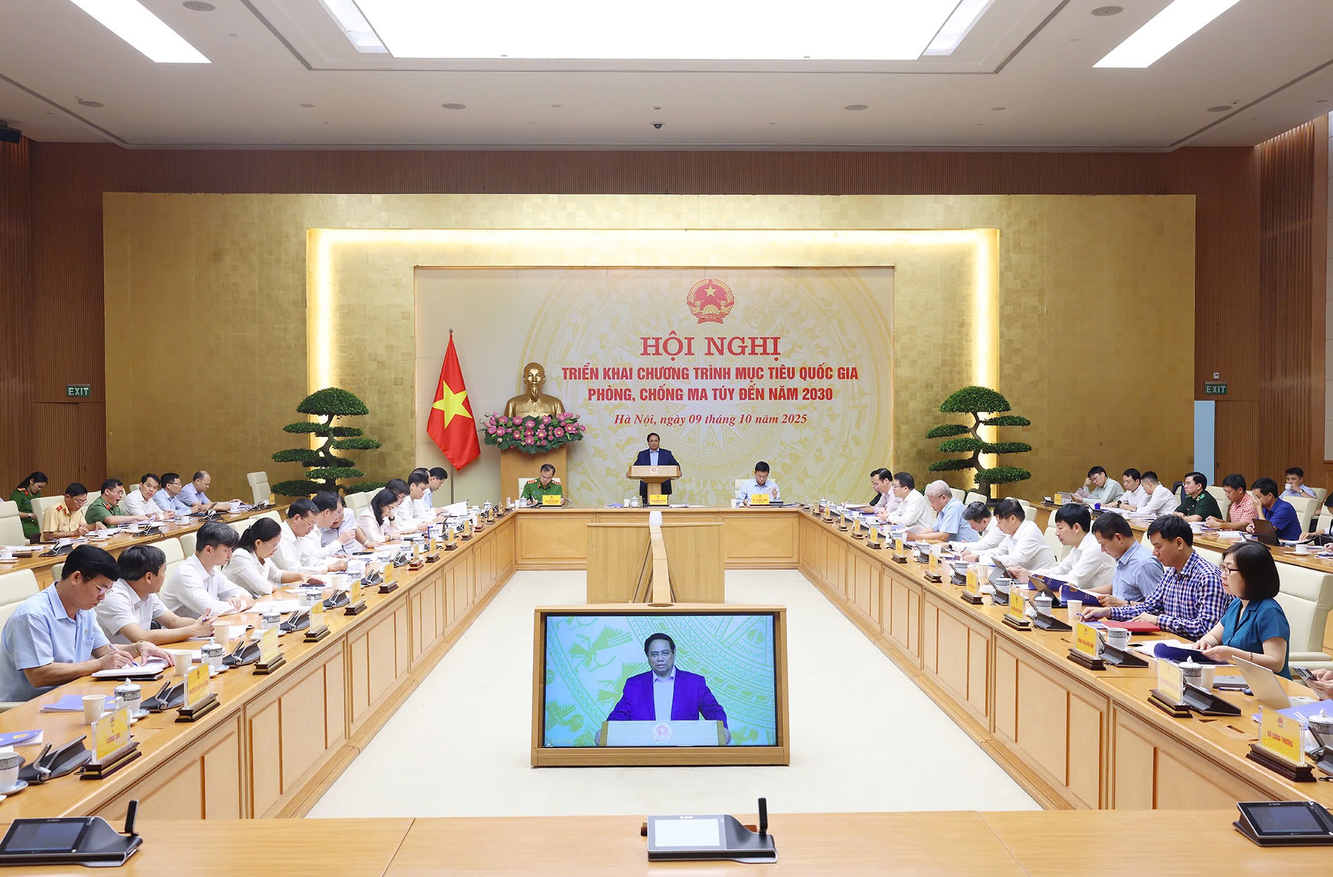 Thủ tướng: Tiến tới loại bỏ tệ nạn ma túy khỏi đời sống xã hội- Ảnh 2. Phấn đấu đến 2030, ít nhất 50% xã, phường, đặc khu không có ma túy - Ảnh 2.