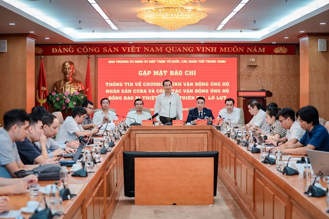 Tiếp nhận trên 467 tỷ đồng ủng hộ Cuba, 800 tỷ đồng ủng hộ đồng bào bão lũ- Ảnh 1. Tiếp nhận trên 467 tỷ đồng ủng hộ Cuba, 800 tỷ đồng ủng hộ đồng bào bão lũ- Ảnh 1.