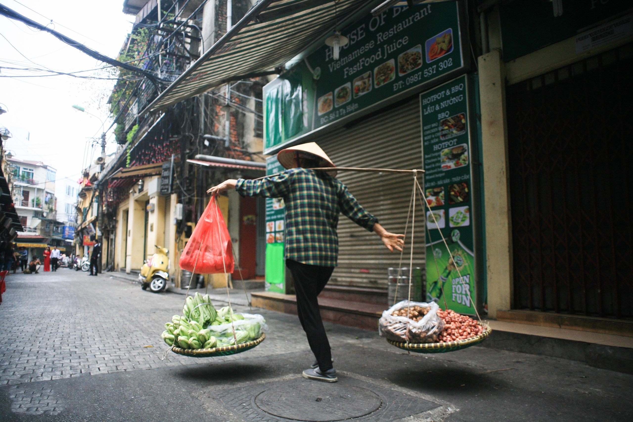 Thủ đô Hà Nội vào top 5 thành phố hạnh phúc nhất châu Á- Ảnh 4. Thủ đô Hà Nội vào top 5 thành phố hạnh phúc nhất châu Á- Ảnh 4.