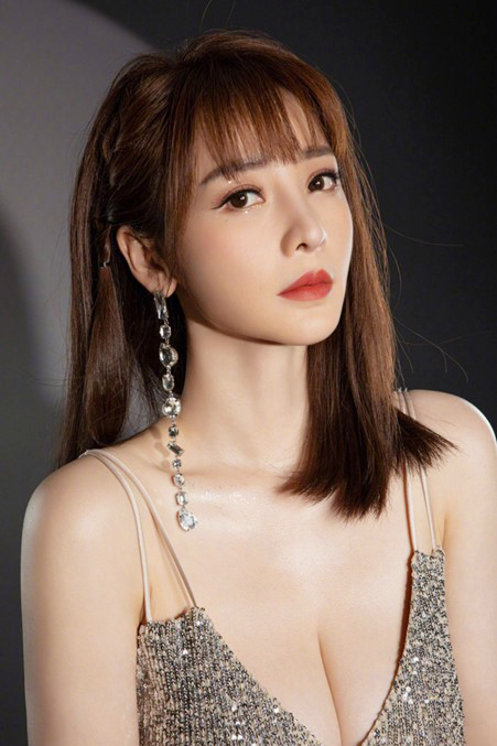 Mỹ nhân "siêu vòng một" của showbiz: Xinh đẹp, tài năng nhưng không ai muốn cưới - Ảnh 5.