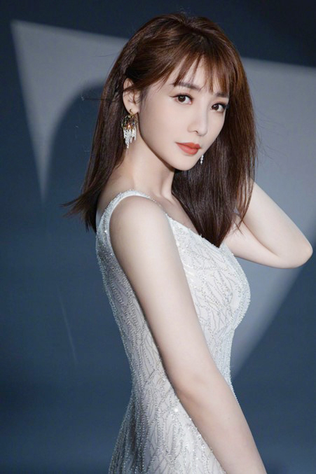 Mỹ nhân "siêu vòng một" của showbiz: Xinh đẹp, tài năng nhưng không ai muốn cưới - Ảnh 4.