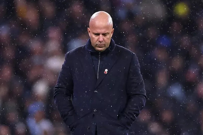 CĐV Man City chế giễu HLV Arne Slot sau thất bại của Liverpool - Ảnh 1.