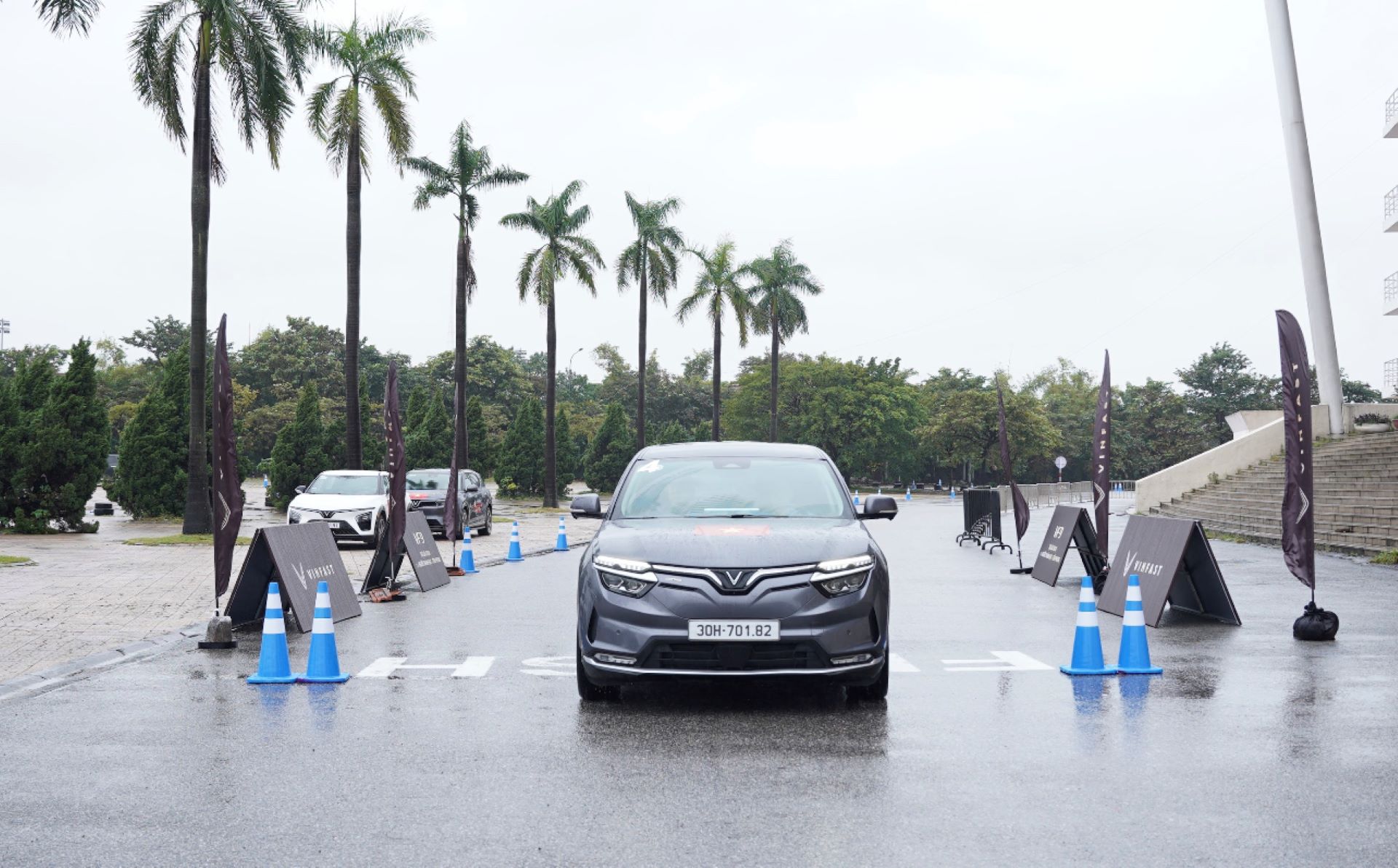 Khách hàng trải nghiệm thực tế VinFast VF 8: “Nội thất đẹp, trải nghiệm lái thú vị, nhiều điều chẳng bao giờ có ở xe xăng” - Ảnh 1.