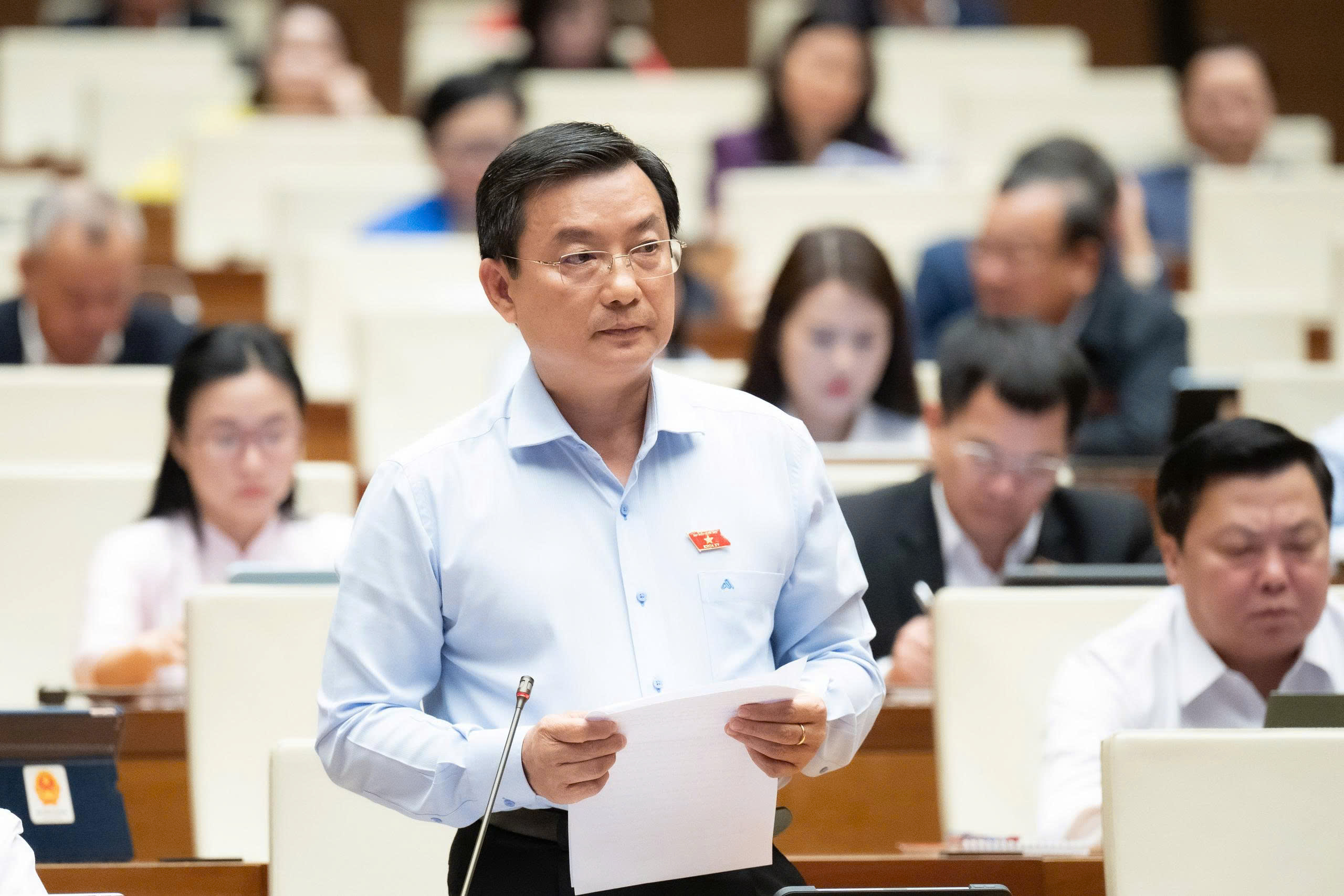 ĐBQH: Cấm bán, quảng cáo sản phẩm có nhãn cảnh báo trong phạm vi nhà trường- Ảnh 1.