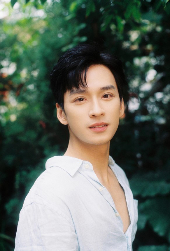 "Chàng thơ mới của màn ảnh Việt": Bất ngờ có mặt trong "bom tấn" điện ảnh Trái tim què quặt - Ảnh 1.