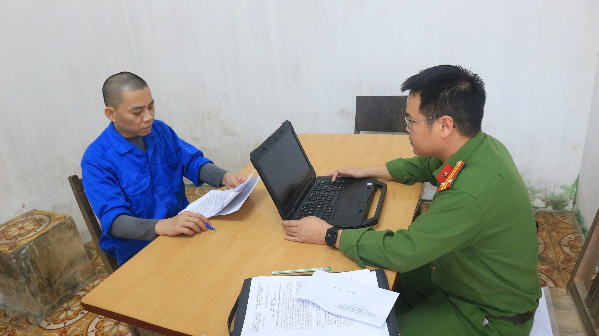 Phát hành tiền ảo để chiếm đoạt tài sản, một tổng giám đốc công ty bị bắt - Ảnh 1.