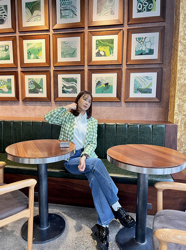 Nhan sắc đời thực "hack tuổi" của mỹ nhân phim Lằn ranh - Ảnh 6.