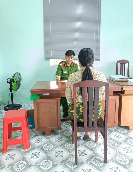 Dàn cảnh bỏ rơi trẻ em để hợp thức hóa việc nhận con nuôi - Ảnh 1.