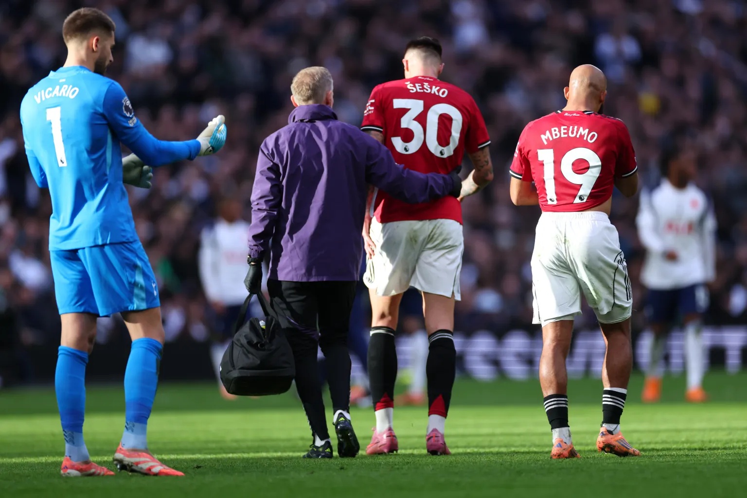 Man United đối mặt kịch bản tồi tệ nhất - Ảnh 1.