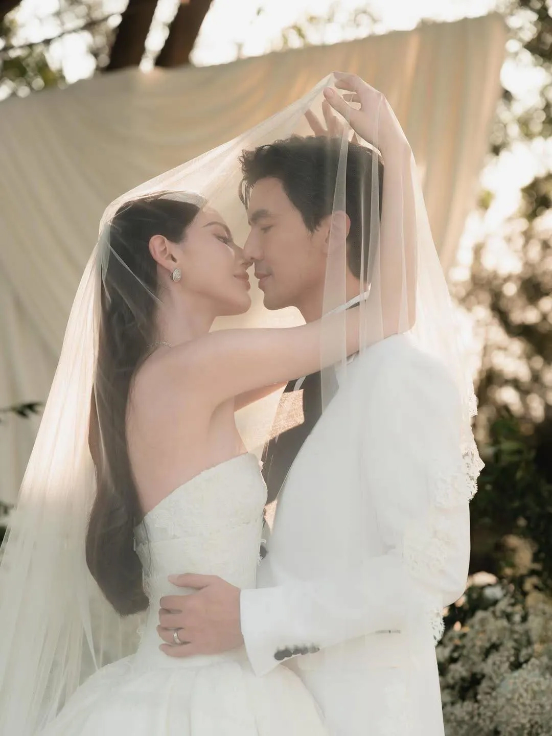 "Ma nữ đẹp nhất màn ảnh" chính thức lên xe hoa sau 7 năm hẹn hò - Ảnh 7.