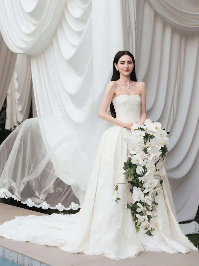 "Ma nữ đẹp nhất màn ảnh" chính thức lên xe hoa sau 7 năm hẹn hò - Ảnh 4.