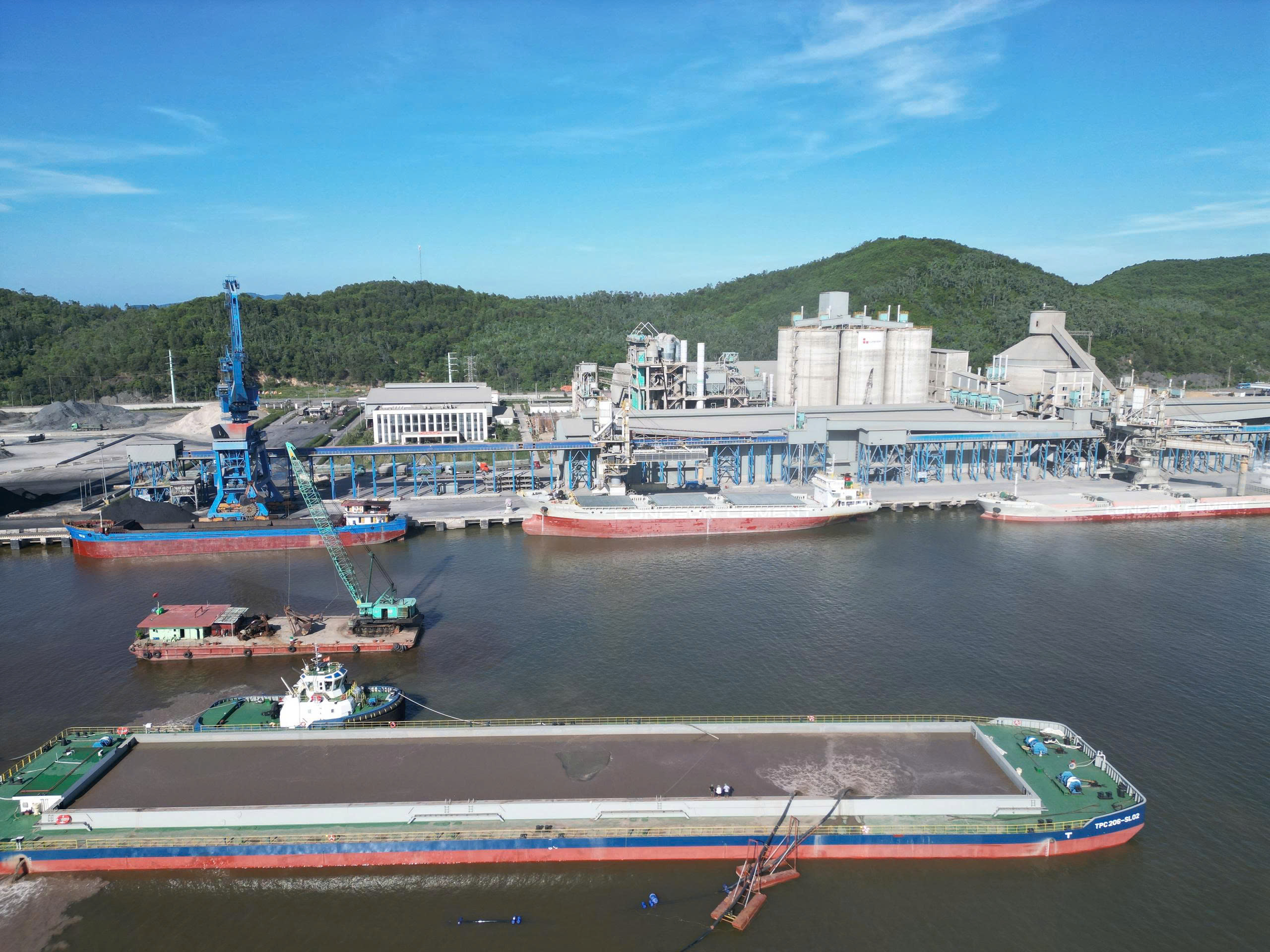 Khu kinh tế Nghi Sơn và cơ chế, chính sách ưu tiên, định hướng thu hút đầu tư  - Ảnh 1.