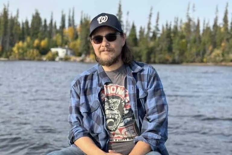 Người đàn ông ra đi mãi mãi sau khi cố gắng chụp ảnh gấu Bắc Cực - Ảnh 1.