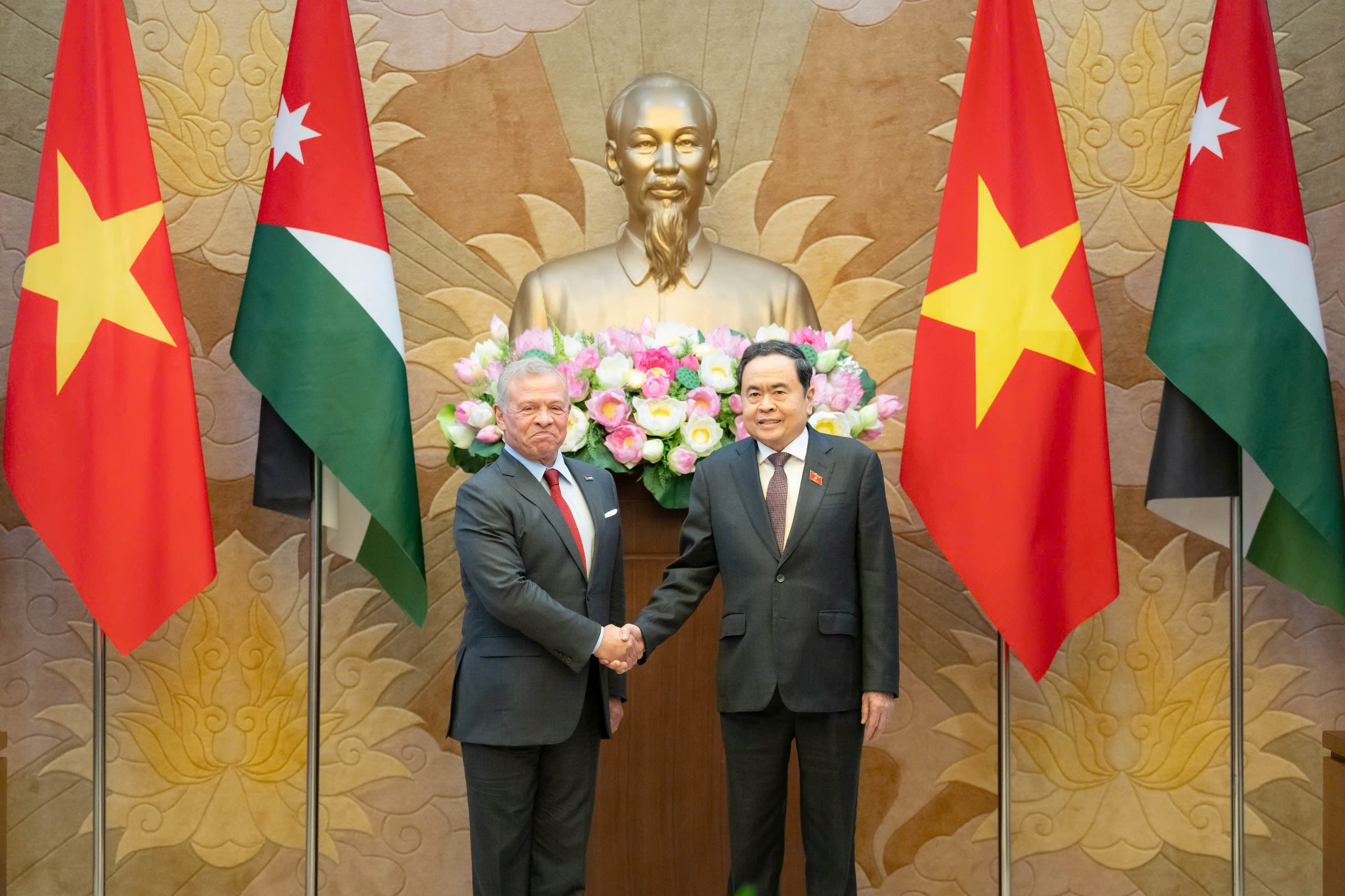 Quốc vương Jordan đề nghị mở đường bay thẳng kết nối với Việt Nam- Ảnh 1. Quốc vương Jordan đề nghị mở đường bay thẳng kết nối với Việt Nam- Ảnh 1.