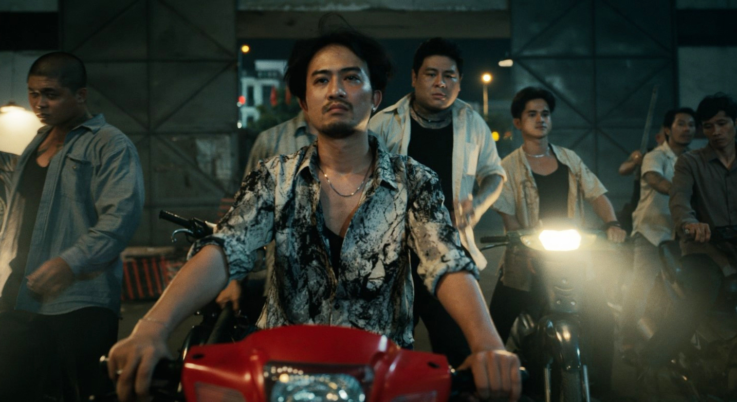 Doãn Quốc Đam: Trùm giang hồ gai góc, lạnh lùng nhưng thú vị trong phim điện ảnh mới - Ảnh 1.