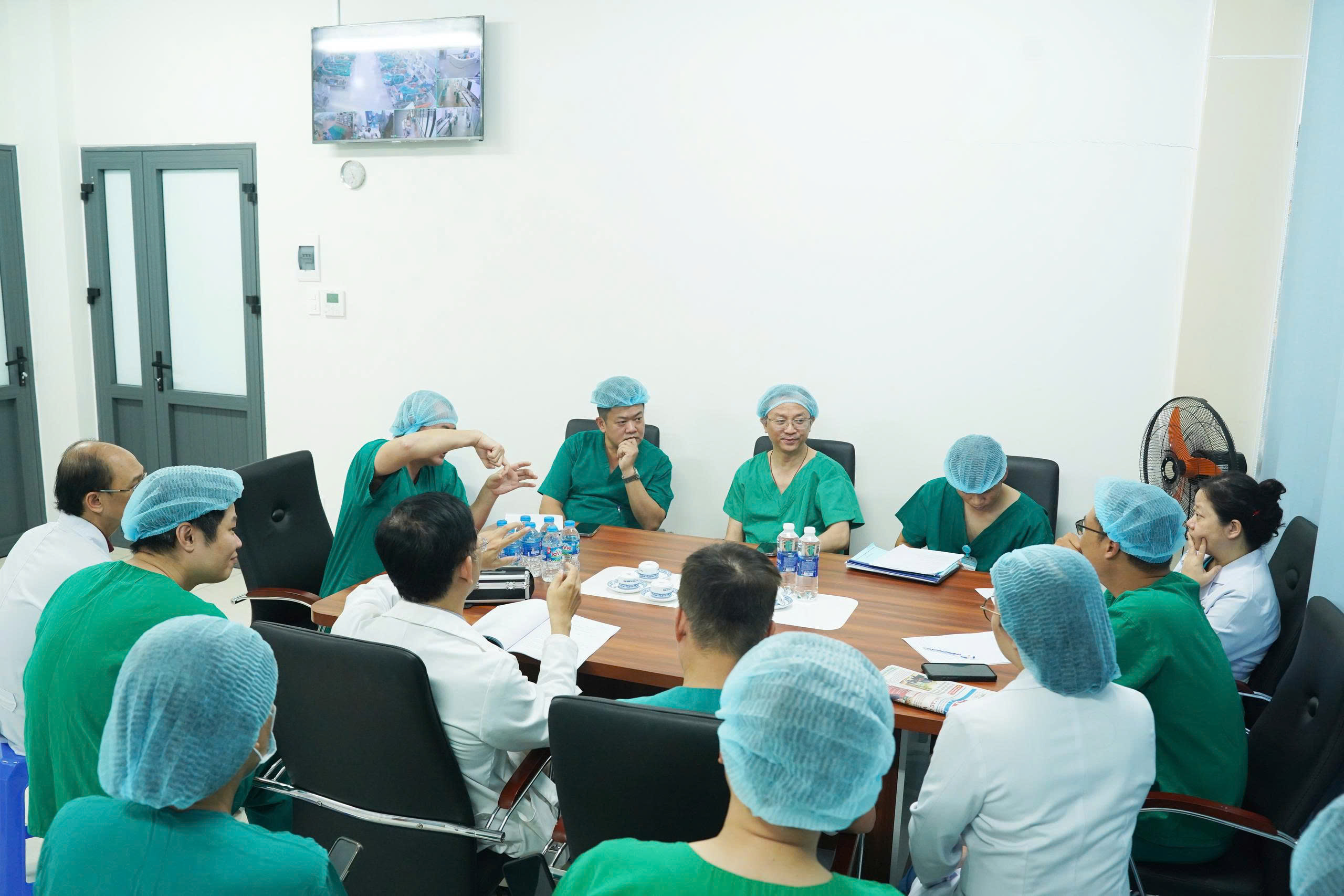 Bác sĩ kể về hành trình ghép tạng đặc biệt tại bệnh viện Chợ Rẫy - Ảnh 1.