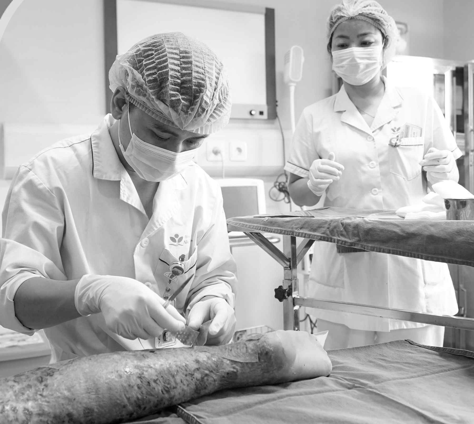 Bé trai 12 tuổi hét thất thanh, bố mẹ chạy vào thấy cảnh tượng "đáng sợ" - Ảnh 1.