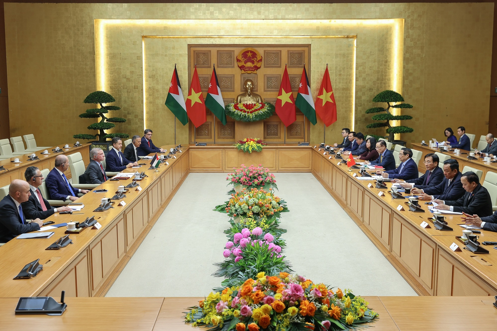 Thủ tướng: Sẵn sàng tạo điều kiện để các tập đoàn lớn của Jordan đầu tư vào Việt Nam- Ảnh 3. Thủ tướng: Sẵn sàng tạo điều kiện để các tập đoàn lớn của Jordan đầu tư vào Việt Nam- Ảnh 3.