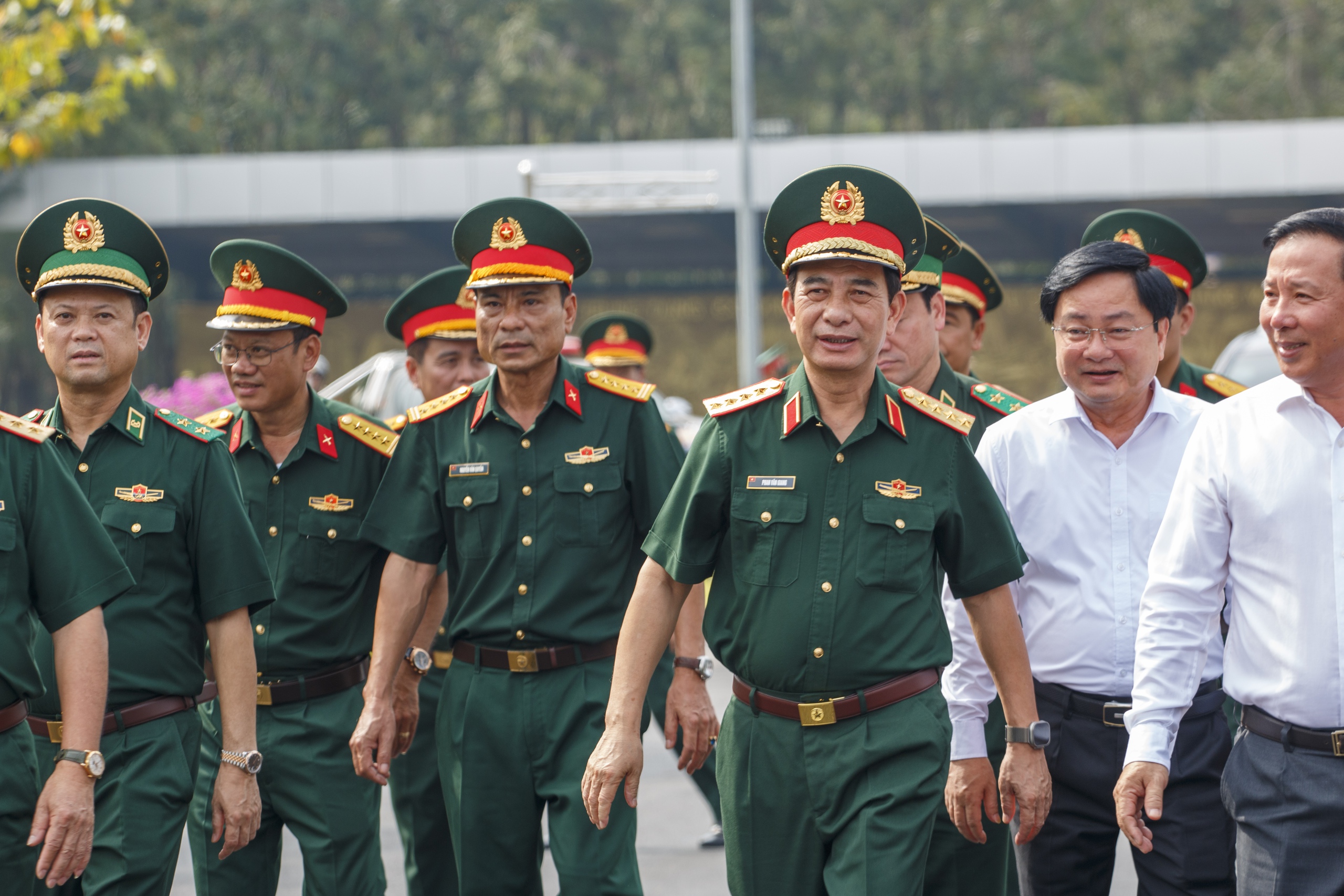 Đại tướng Phan Văn Giang làm việc với Sư đoàn 5 về kết quả 10 tháng đầu năm- Ảnh 2.