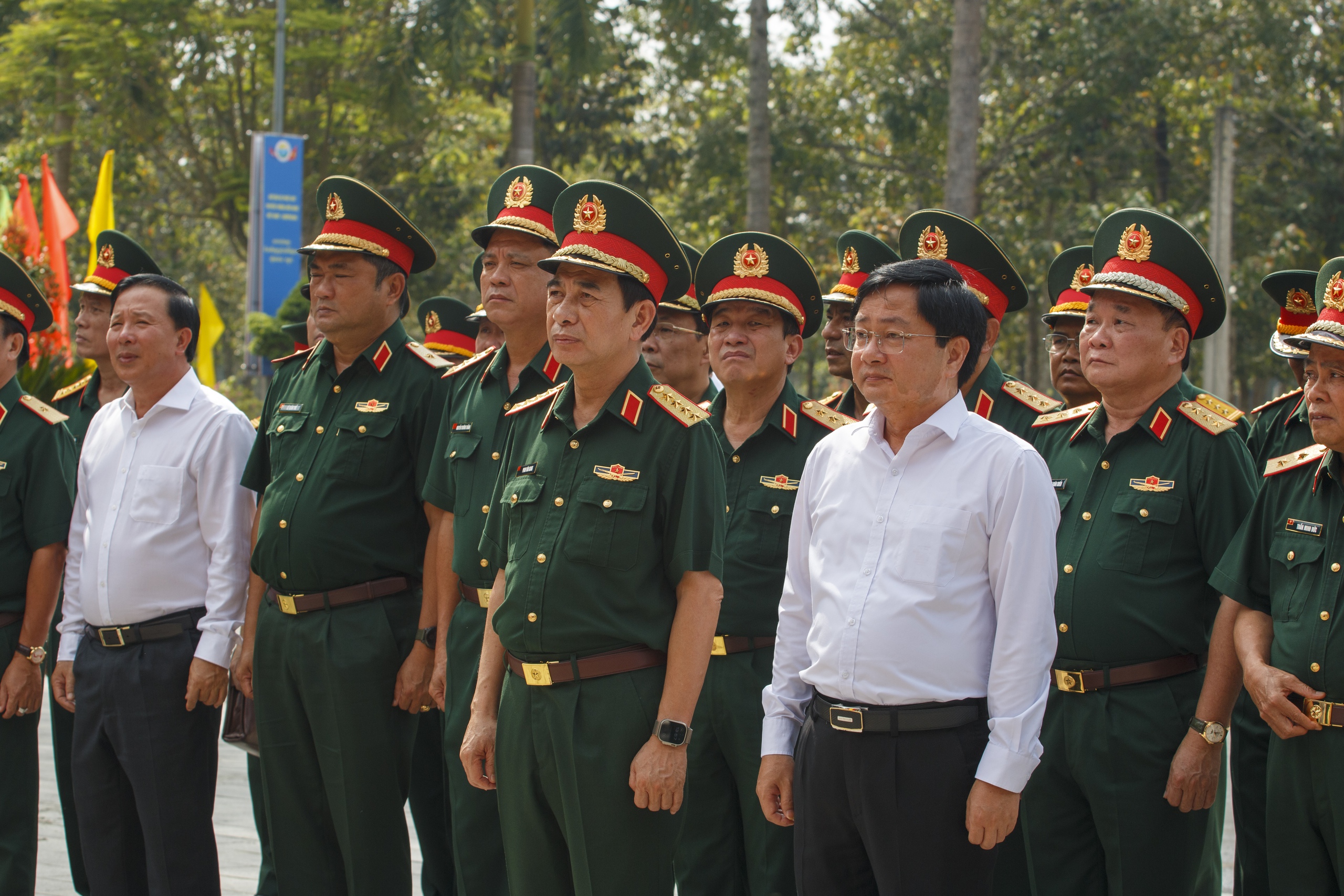 Đại tướng Phan Văn Giang làm việc với Sư đoàn 5 về kết quả 10 tháng đầu năm- Ảnh 4.