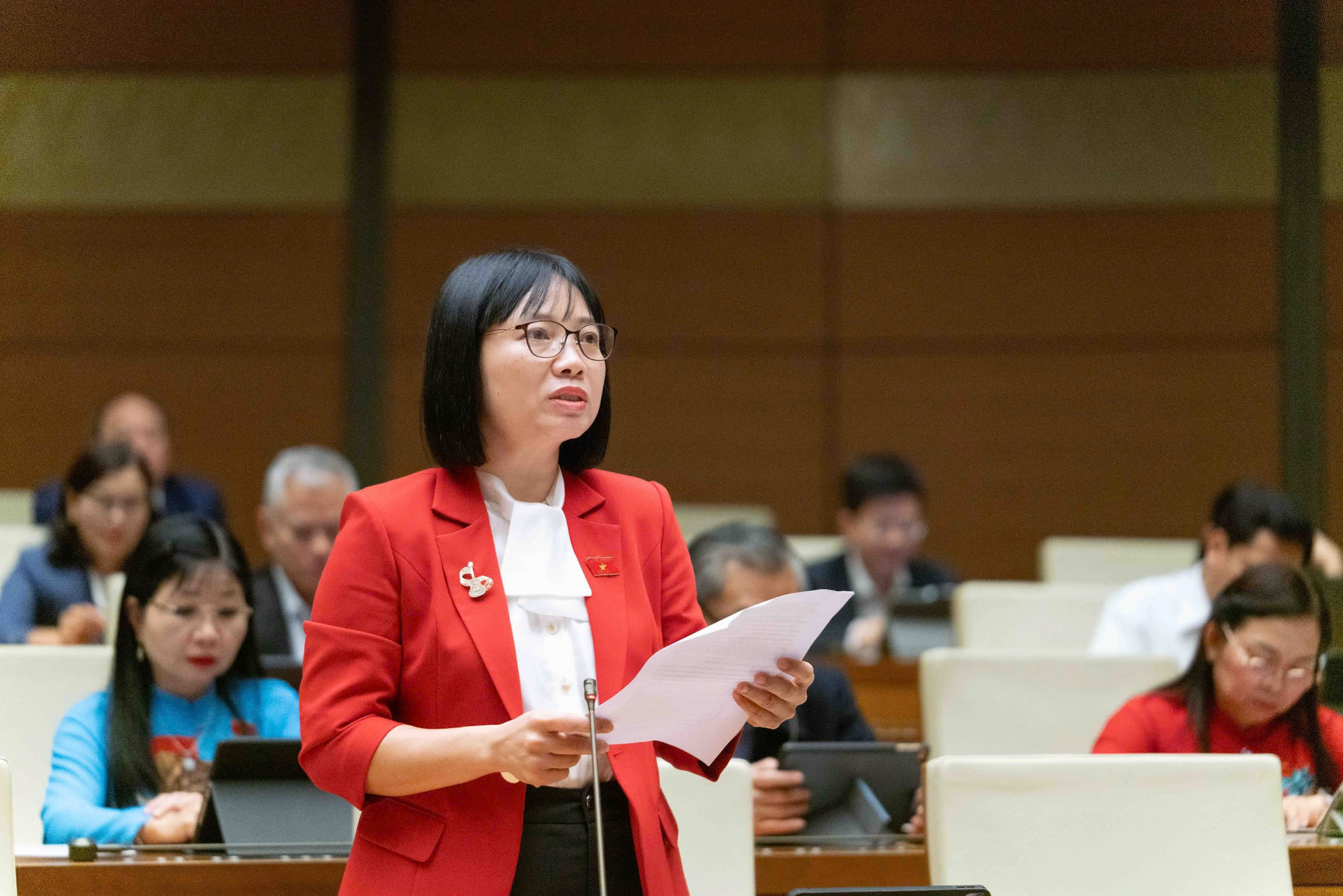 Ngăn "chân trong, chân ngoài" khi viên chức góp vốn, điều hành doanh nghiệp- Ảnh 1.