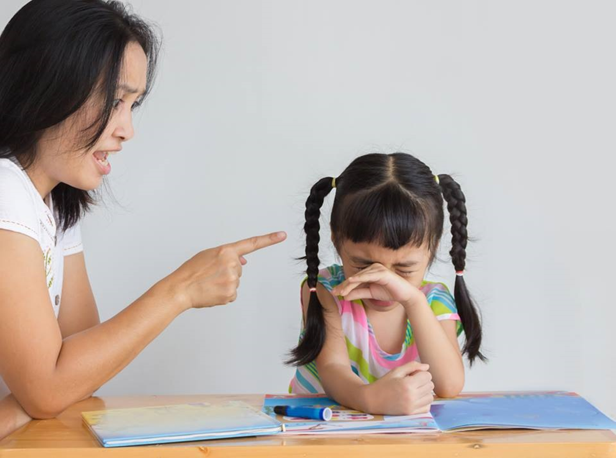 Bản tin 14/11: Cha mẹ bỏ bê không giáo dục con trẻ có thể bị xử phạt đến 20 triệu đồng - Ảnh 1.