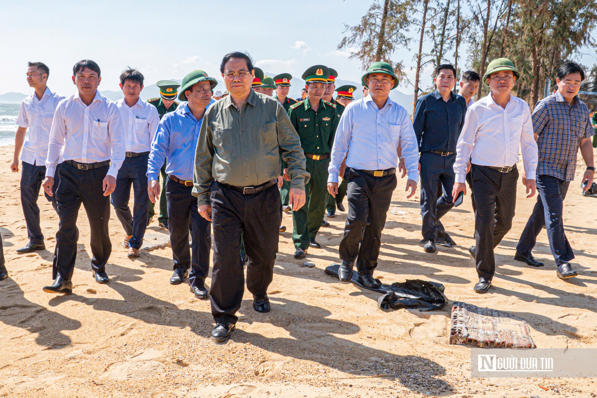 Thủ tướng Phạm Minh Chính: Hỗ trợ người dân hư hỏng nhà, không để doanh nghiệp đứt gãy sản xuất do bão- Ảnh 3. Thủ tướng Phạm Minh Chính: Hỗ trợ người dân hư hỏng nhà, không để doanh nghiệp đứt gãy sản xuất do bão- Ảnh 3.