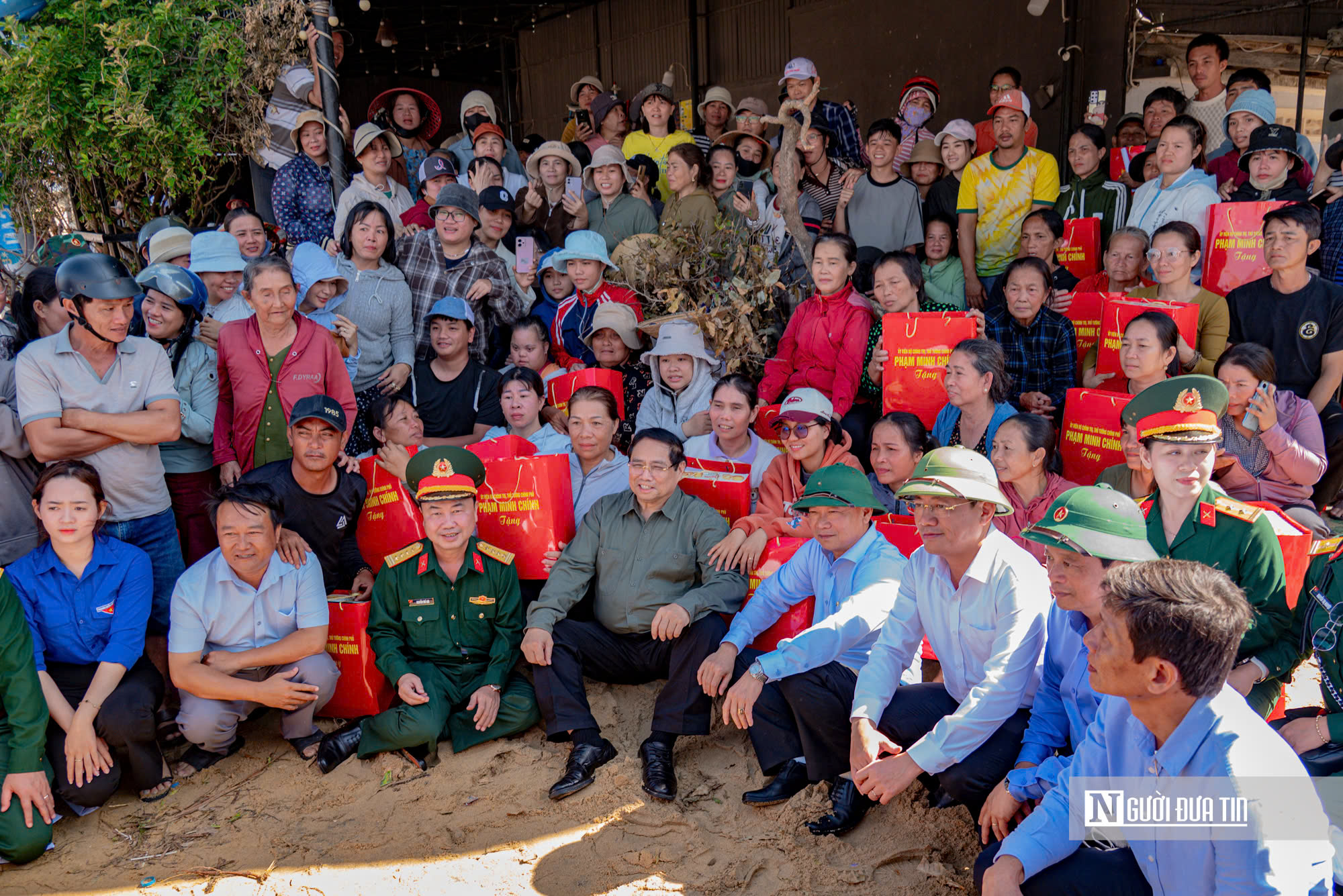 Thủ tướng Phạm Minh Chính: Hỗ trợ người dân hư hỏng nhà, không để doanh nghiệp đứt gãy sản xuất do bão- Ảnh 4. Thủ tướng Phạm Minh Chính: Hỗ trợ người dân hư hỏng nhà, không để doanh nghiệp đứt gãy sản xuất do bão- Ảnh 4.
