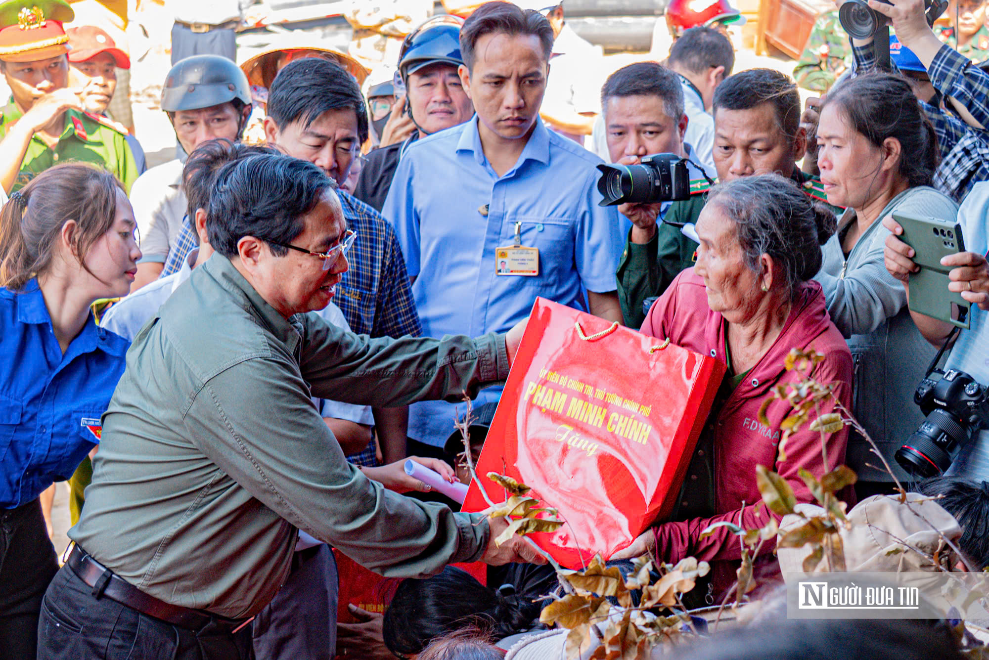 Thủ tướng Phạm Minh Chính: Hỗ trợ người dân hư hỏng nhà, không để doanh nghiệp đứt gãy sản xuất do bão- Ảnh 5. Thủ tướng Phạm Minh Chính: Hỗ trợ người dân hư hỏng nhà, không để doanh nghiệp đứt gãy sản xuất do bão- Ảnh 5.