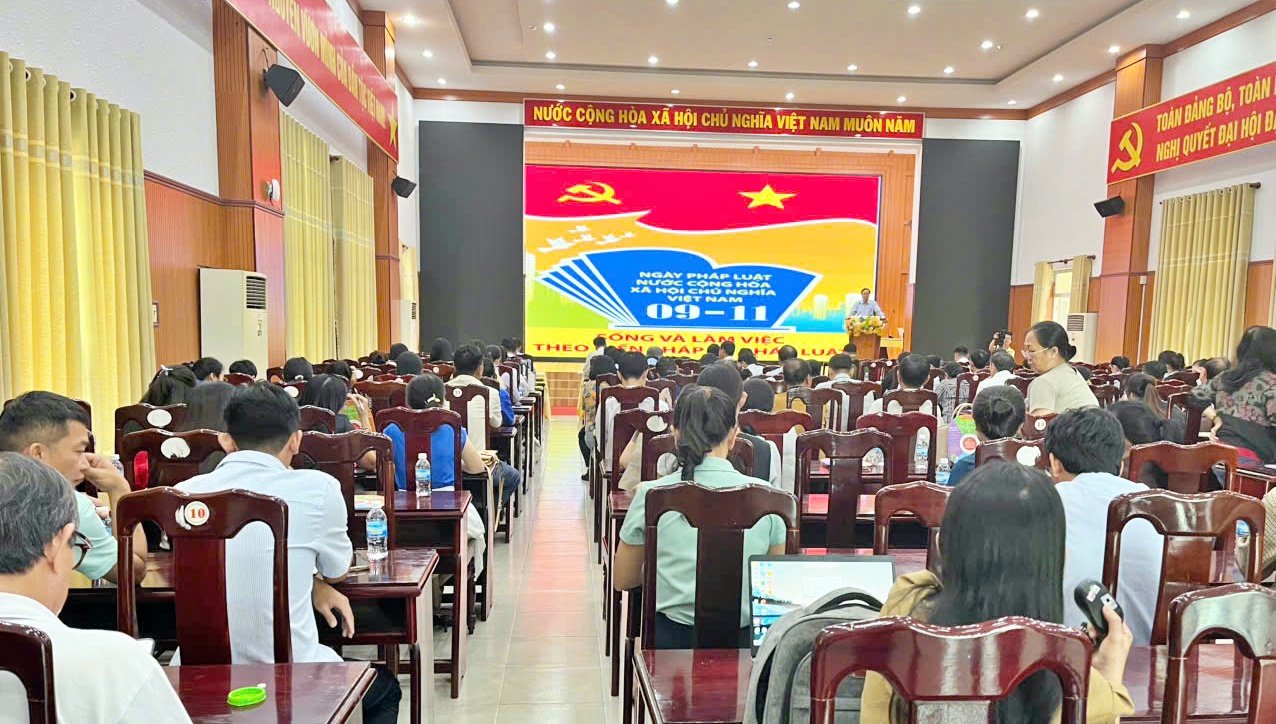 Sôi nổi các hoạt động tuyên truyền pháp luật tại Khánh Hòa - Ảnh 1.