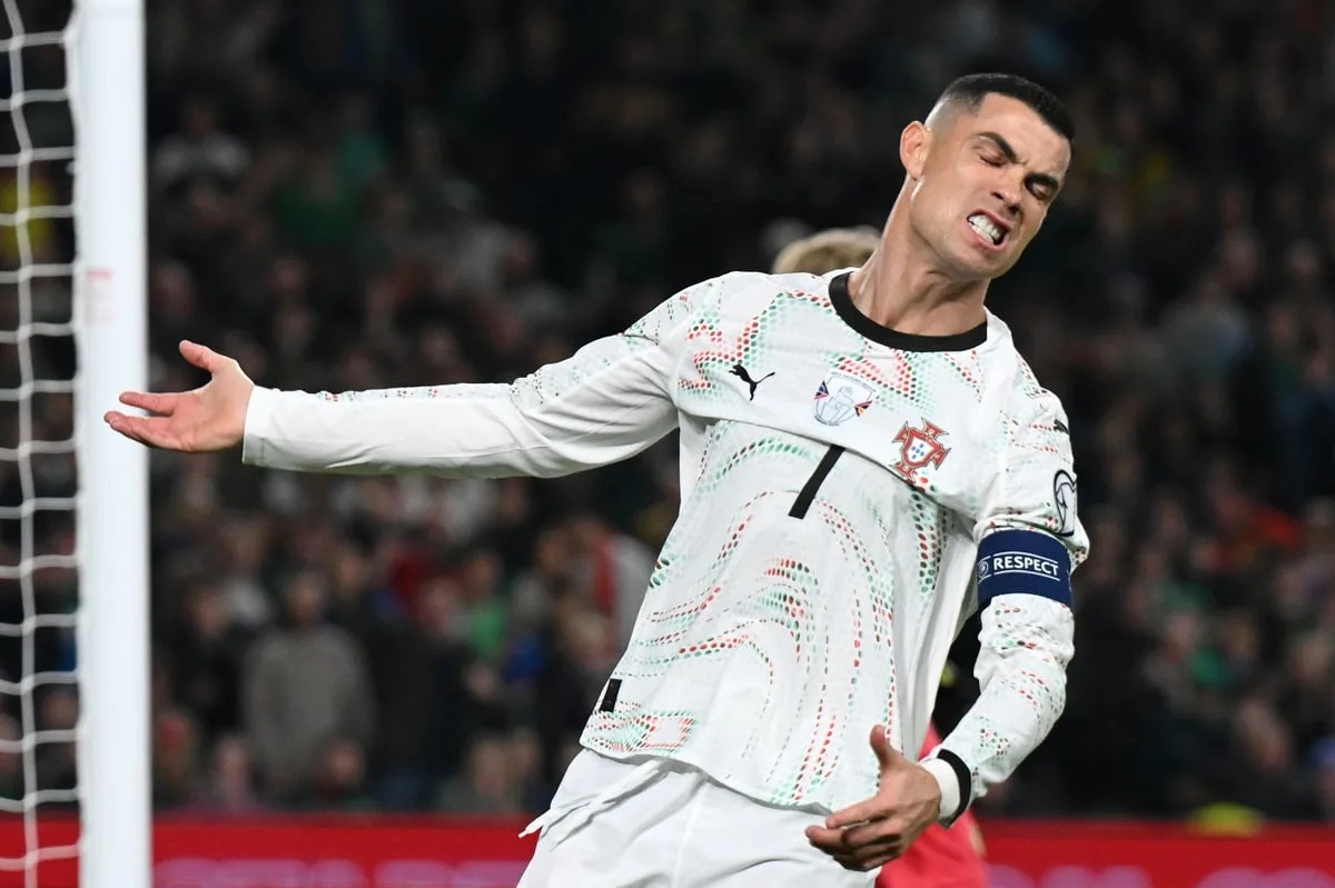 Ronaldo trả giá đắt, mất luôn kỳ World Cup cuối cùng? - Ảnh 1. Ronaldo trả giá đắt, mất luôn kỳ World Cup cuối cùng? - Ảnh 1.