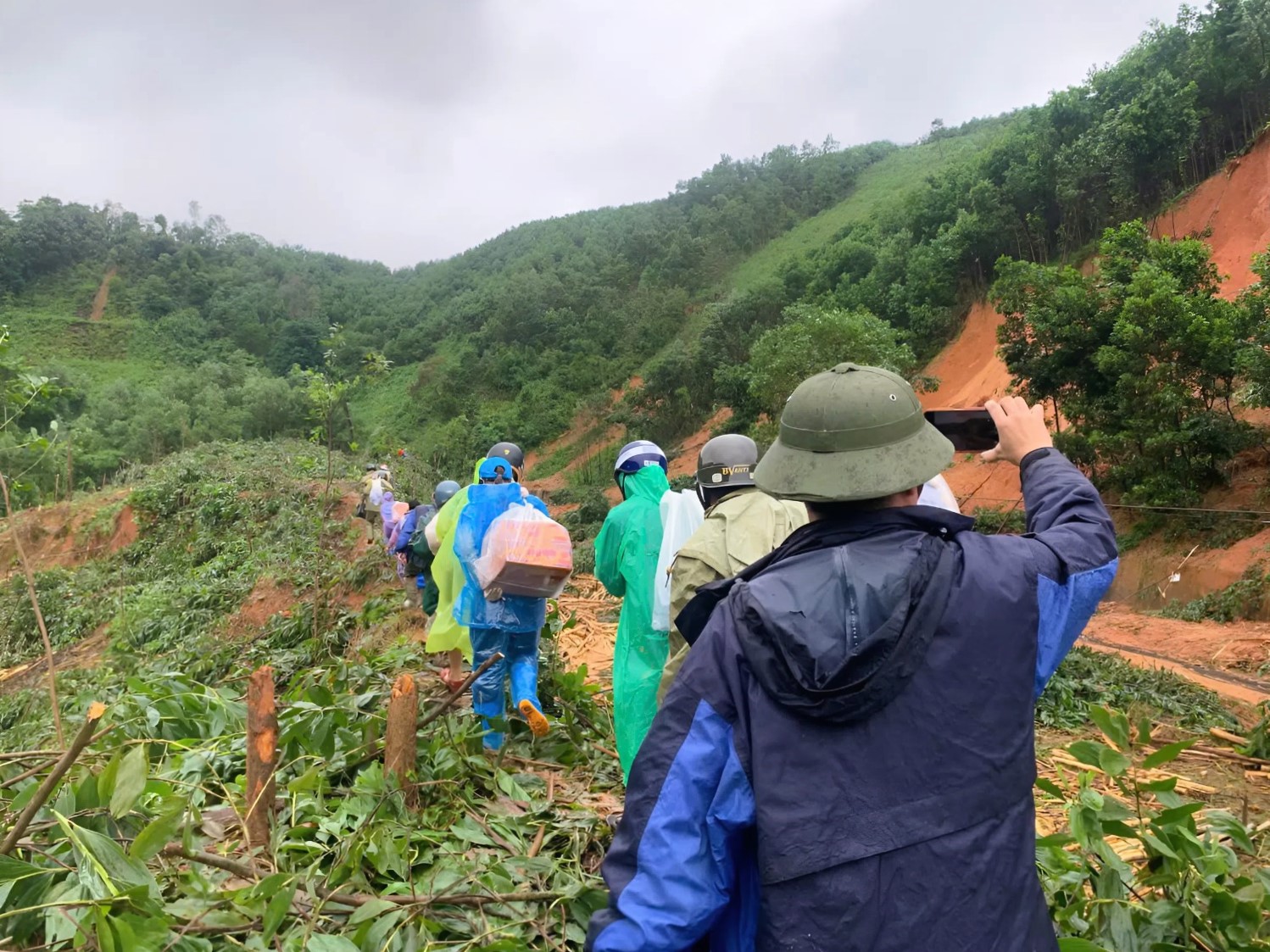 Nữ Chủ tịch Mặt trận Tổ quốc xã người Ca Dong và phong trào “Vì an ninh Tổ quốc”, kết nối yêu thương- Ảnh 2. Nữ Chủ tịch Mặt trận Tổ quốc xã người Ca Dong và phong trào “Vì an ninh Tổ quốc”, kết nối yêu thương- Ảnh 2.