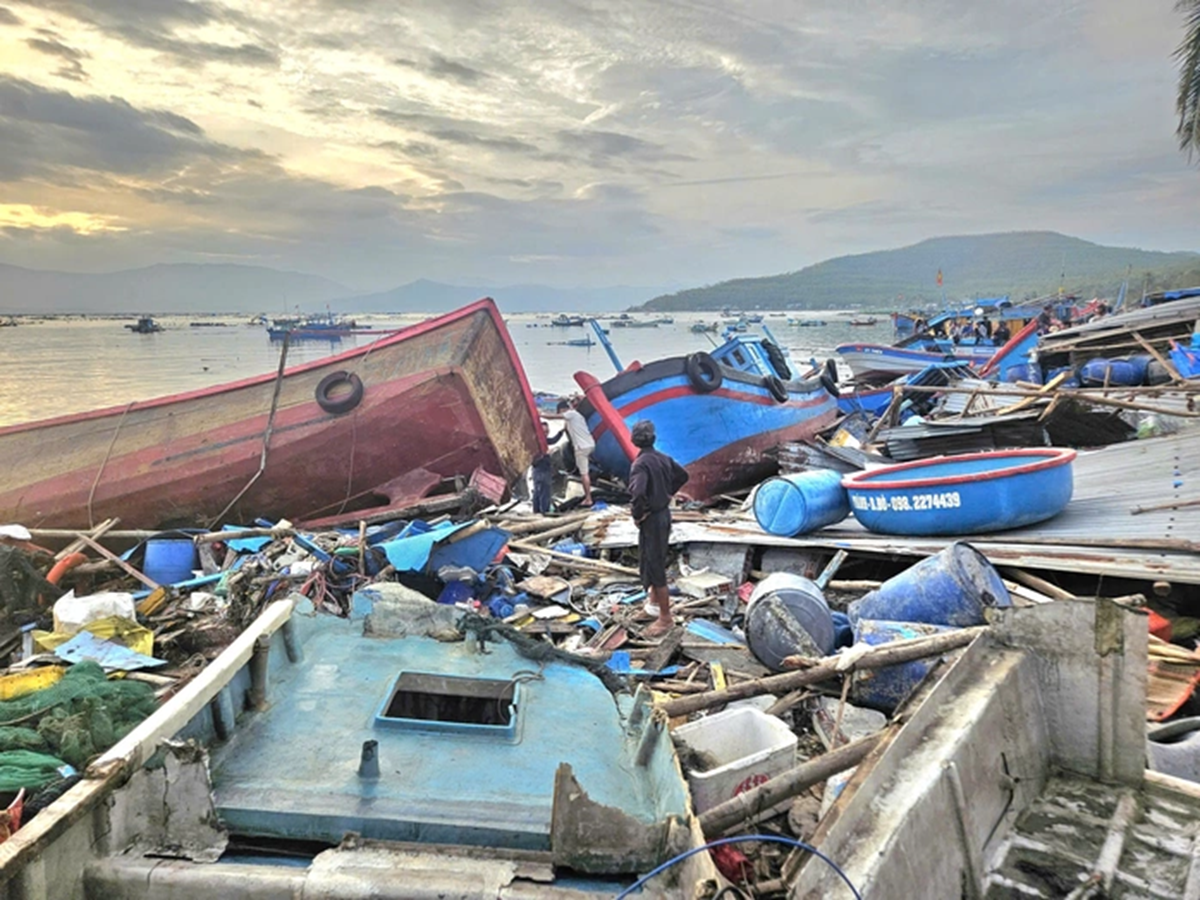 Bản tin 15/11: Cấp hơn 1.750 tấn gạo cứu đói khẩn cấp cho người dân Đắk Lắk - Ảnh 1.